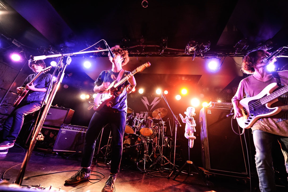 東京公演に出演したフレデリックのライブの様子。（撮影：釘野孝宏）
