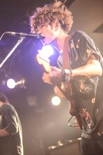 東京公演に出演したフレデリックのライブの様子。（撮影：釘野孝宏）