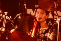 東京公演に出演したフレデリックのライブの様子。（撮影：釘野孝宏）