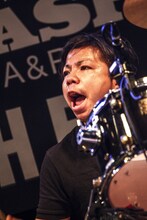 大阪公演に出演したLAMP IN TERRENのライブの様子。（撮影：渡邉一生）