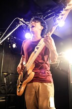 東京公演に出演したLAMP IN TERRENのライブの様子。（撮影：釘野孝宏）