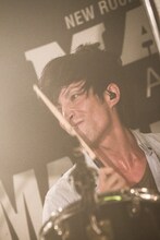 大阪公演に出演したTHE ORAL CIGARETTESのライブの様子。（撮影：渡邉一生）