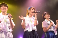 左からNao☆（Negicco）、冨永悠香（Especia）、Megu（Negicco）。