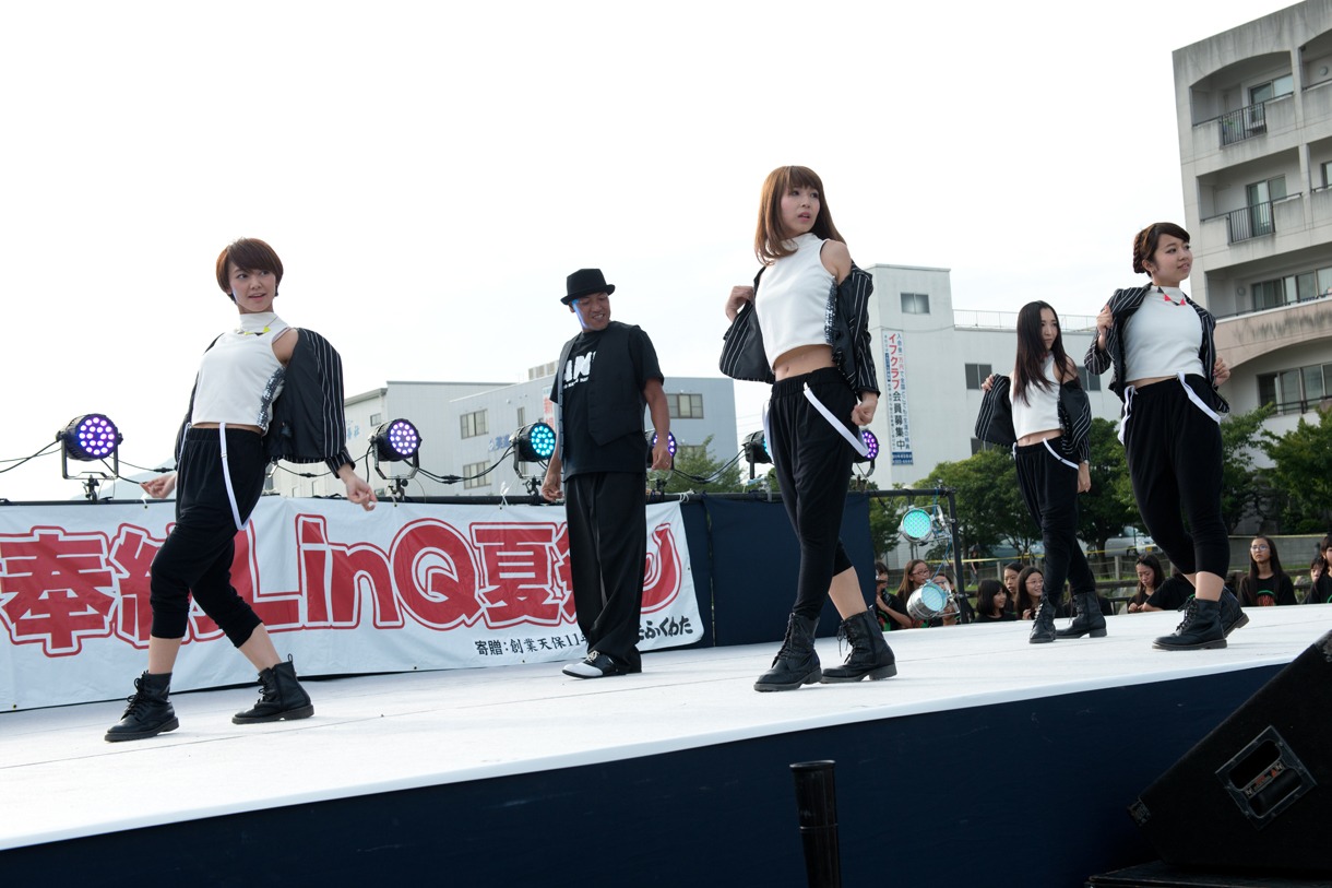 ダンスパフォーマンスを披露する深瀬智聖、杉本ゆさ、大庭彩歌、上原あさみ、SO。