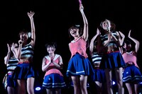 LinQによるライブパフォーマンスの様子。