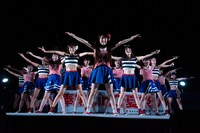 LinQによるライブパフォーマンスの様子。