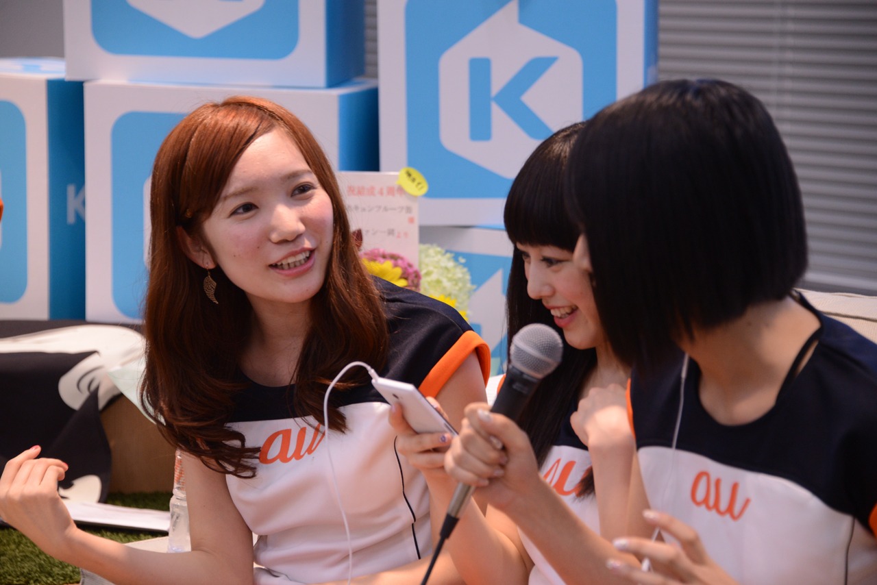 左から谷尾桜子、岡本真依、菊原結里亜。