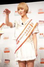 au WALLET宣伝担当の最上もが。