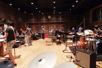 「復活のヤッサ!!」へ向けリハーサルを行うウルフルズ。