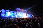 VAMPS「VAMPS LIVE 2014 BEAST PARTY」8月23日公演の様子。(撮影:今元秀明、岡田貴之)
