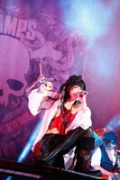 HYDE（Vo, G）（撮影：今元秀明、岡田貴之）