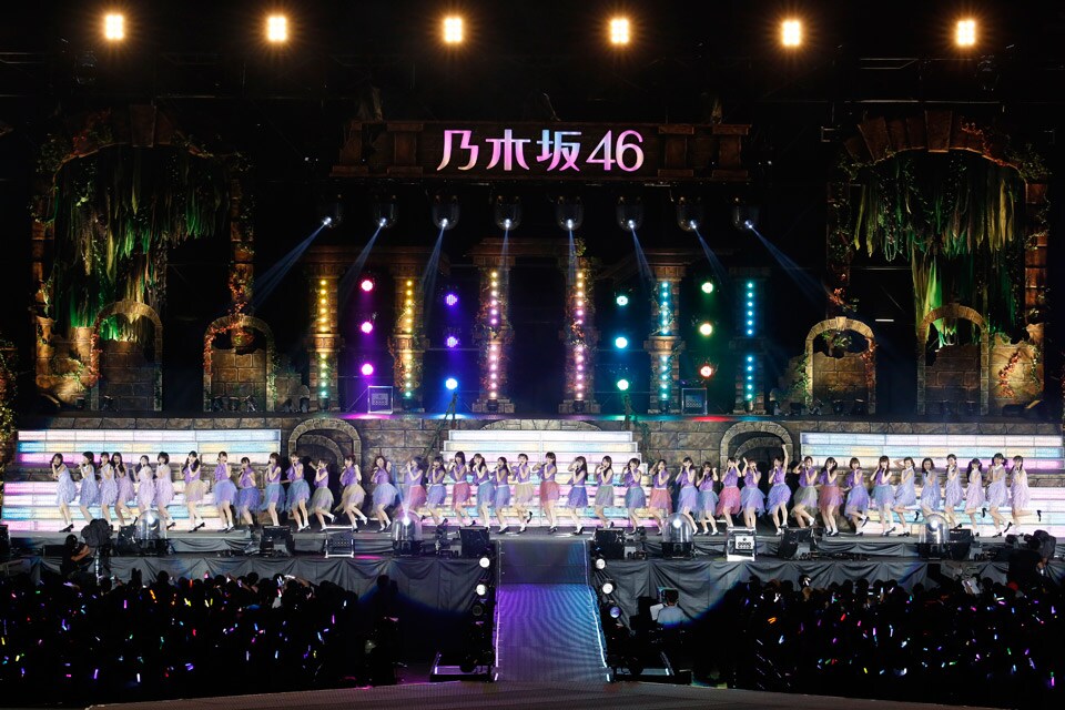 乃木坂46「真夏の全国ツアー2014」明治神宮野球場公演の様子。 [画像