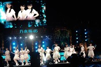 乃木坂46「真夏の全国ツアー2014」明治神宮野球場公演の様子。