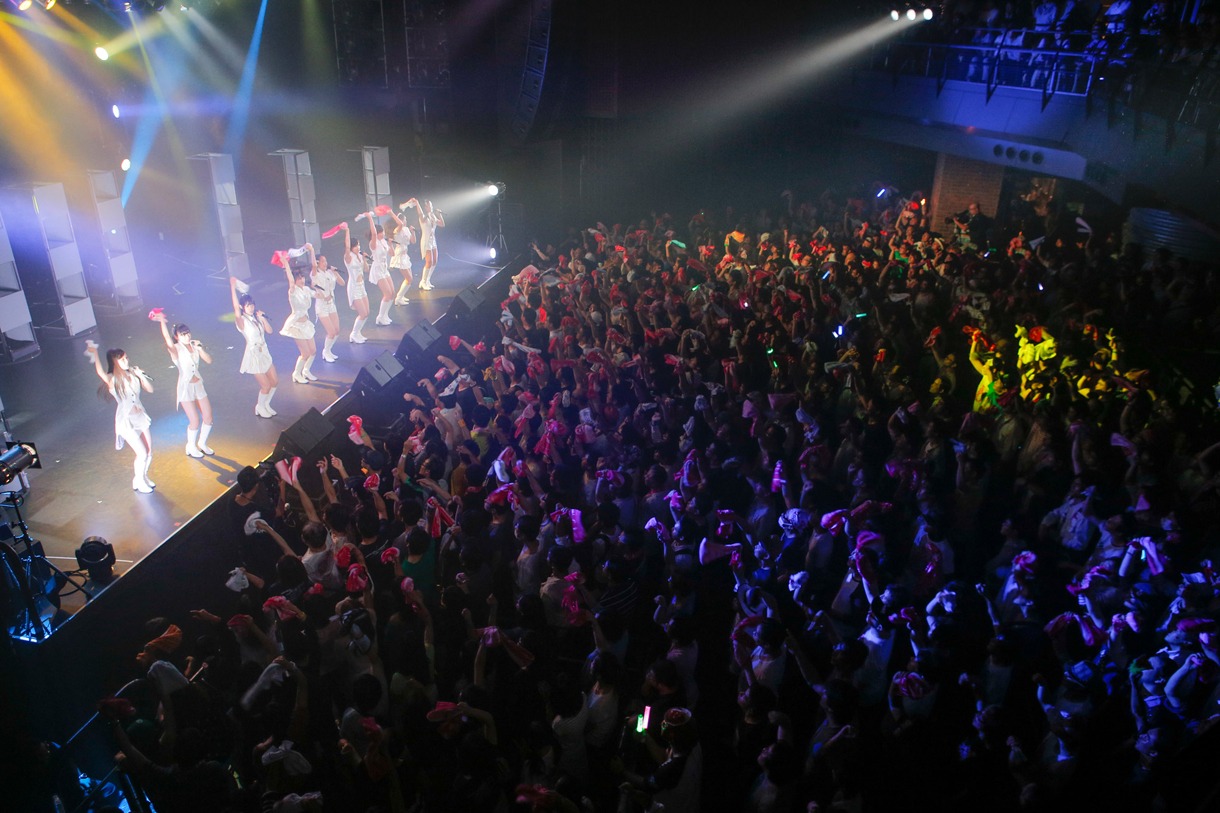 「東京パフォーマンスドール LIVE TOUR 2014夏～DANCE SUMMIT"1×0"ver1.0～」の様子。
