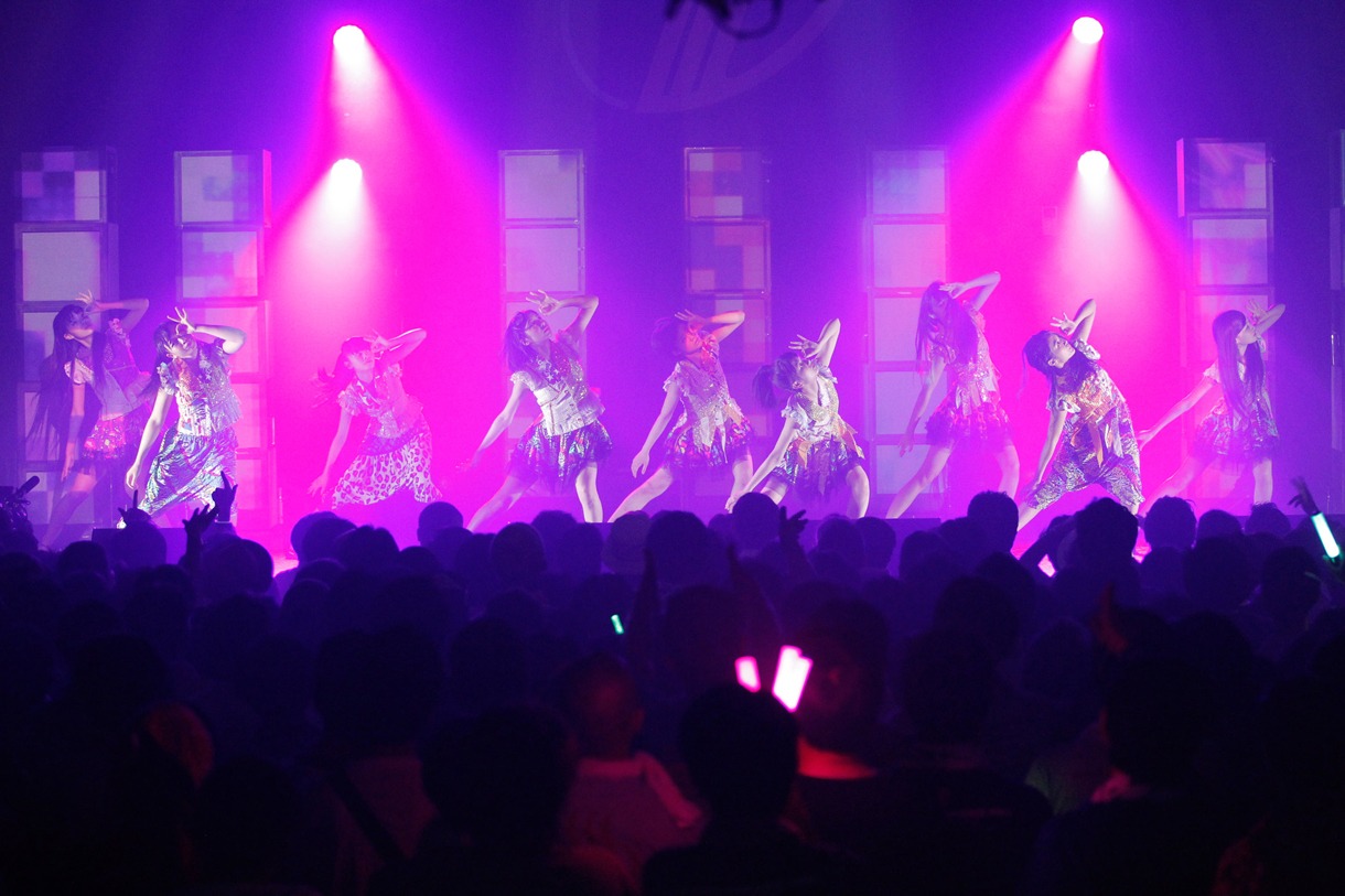「東京パフォーマンスドール LIVE TOUR 2014夏～DANCE SUMMIT"1×0"ver1.0～」の様子。