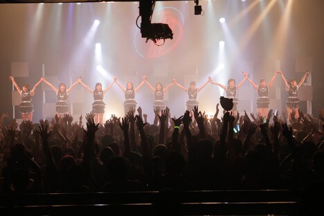 「東京パフォーマンスドール LIVE TOUR 2014夏～DANCE SUMMIT"1×0"ver1.0～」の様子。