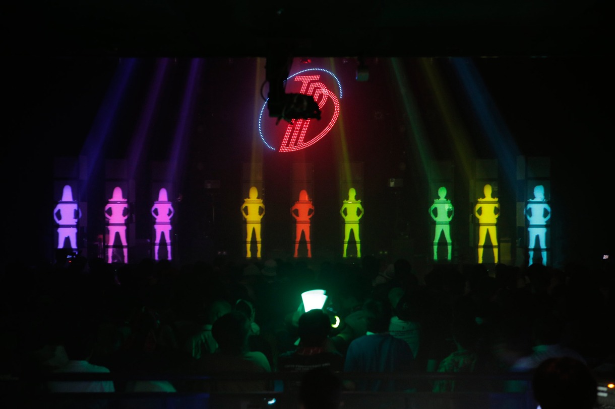 「東京パフォーマンスドール LIVE TOUR 2014夏～DANCE SUMMIT"1×0"ver1.0～」の様子。
