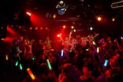 「アップアップガールズ(仮)2014 Summer Live Tour Hot! Hot! Hot!~東京決戦~」ライブの様子。
