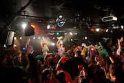 「アップアップガールズ(仮)2014 Summer Live Tour Hot! Hot! Hot!~東京決戦~」ライブの様子。
