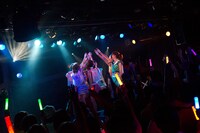 「アップアップガールズ（仮）2014 Summer Live Tour Hot! Hot! Hot!～東京決戦～」ライブの様子。