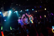 「アップアップガールズ(仮)2014 Summer Live Tour Hot! Hot! Hot!~東京決戦~」ライブの様子。