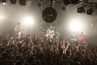 Wienners「DIAMOND TOUR 2014 ツアーファイナル ワンマンライブ」の様子。（撮影：藤井拓）