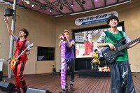 「“煩悩×Crusher”～リベンジマッチ！カスタマイZ VS スタチャ 最終決戦！～」東京・東京ドームシティ ラクーアガーデンステージの様子。