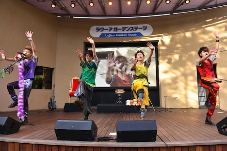 超特急「Believe × Believe」を披露するカスタマイZ。