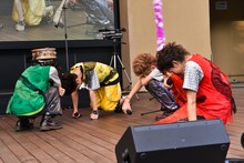 泣き崩れるカスタマイZ。