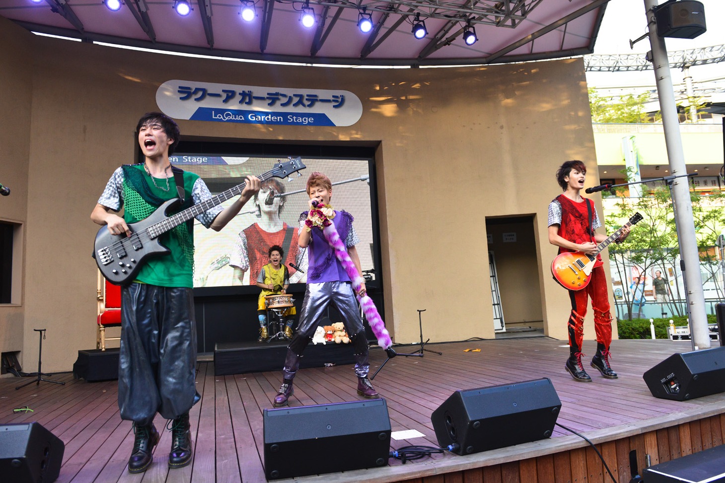 「“煩悩×Crusher”～リベンジマッチ！カスタマイZ VS スタチャ 最終決戦！～」東京・東京ドームシティ ラクーアガーデンステージの様子。