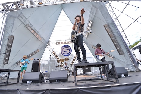 THE ORAL CIGARETTES「SWEET LOVE SHOWER 2014」出演時の様子。