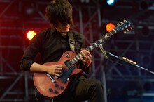 古賀隼斗（G, Cho / KANA-BOON）（撮影：バンリ / 高田梓）