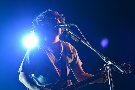 谷口鮪(Vo, G / KANA-BOON)(撮影:バンリ / 高田梓)