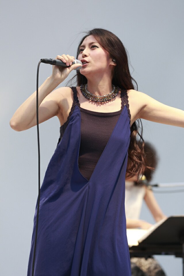 柴咲コウ「蒼い星」発売記念フリーライブの様子。