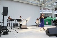 柴咲コウ「蒼い星」発売記念フリーライブの様子。