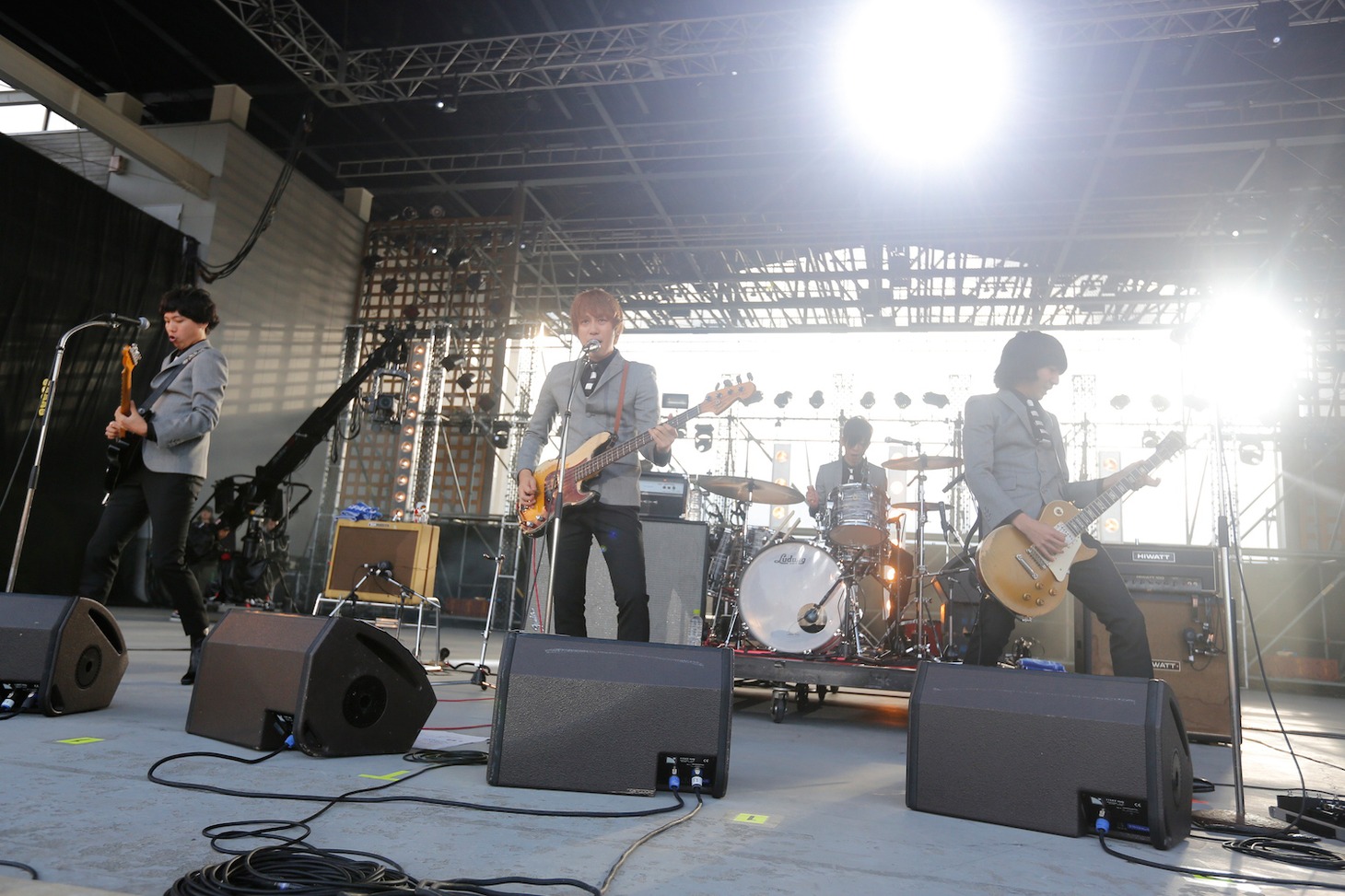 THE BAWDIES