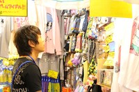 ヴィレッジヴァンガード下北沢店の1日店長・ピエール中野。
