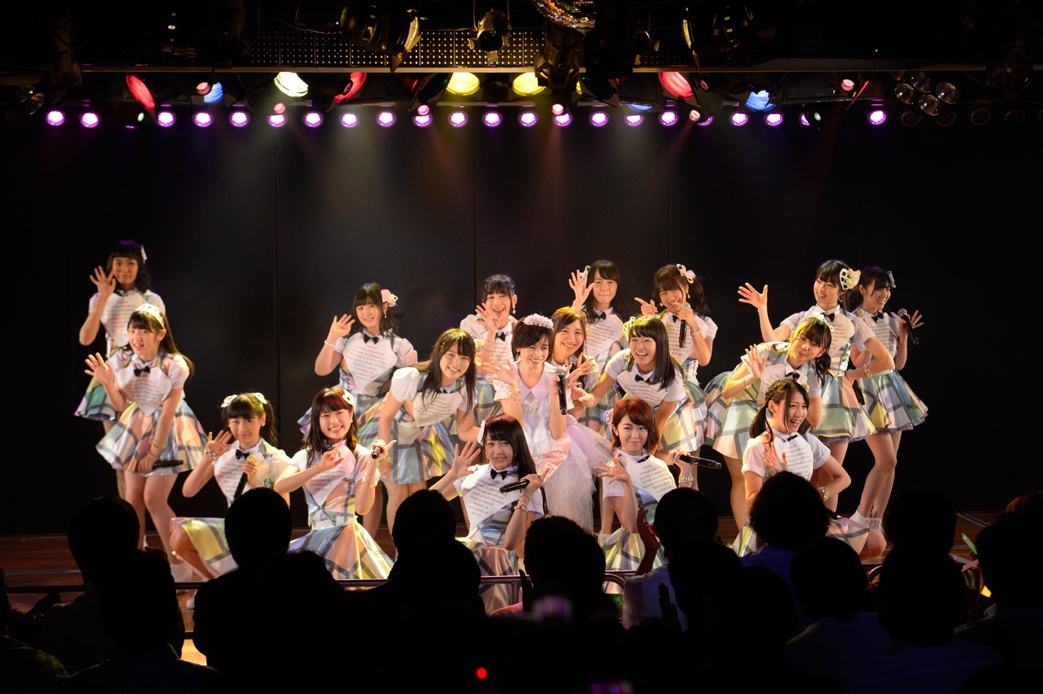「塚本まり子卒業公演」の様子。 (c)AKS