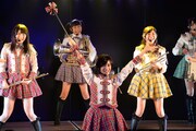 「塚本まり子卒業公演」の様子。 (c)AKS