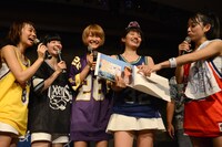 ファン有志がプレゼントしたアルバムの最後のページにはmei（右端）からのメッセージが。