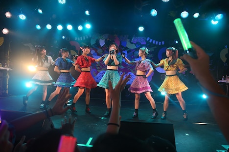 「CUPNOODLE presents でんぱ組.incスペシャルライブ～2014年ボクらは、FUJIYAMAのある国で現代のSAMURAIと出会う！～」東京・渋谷CLUB QUATTRO公演の様子。