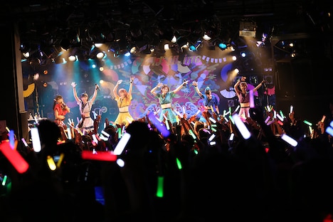 「CUPNOODLE presents でんぱ組.incスペシャルライブ～2014年ボクらは、FUJIYAMAのある国で現代のSAMURAIと出会う！～」東京・渋谷CLUB QUATTRO公演の様子。