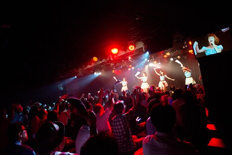 THE ポッシボー定期公演「Road to 中野サンプラザ~番外編~」の様子。