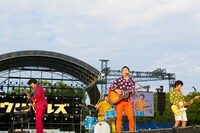 ウルフルズ「OSAKAウルフルカーニバル ウルフルズがやって来る！復活のヤッサ!!」の様子。