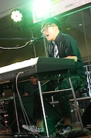 さかいゆう「“サマーアゲインEP”発売記念ミニライブ」の様子。