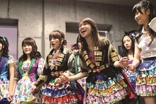 「Making of 大島優子卒業コンサート in 味の素スタジアム」のワンシーン。(c)AKS