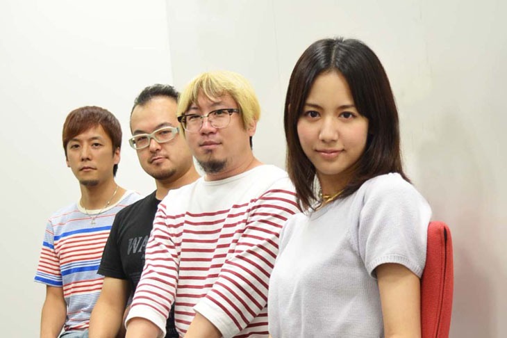 えんどうさんと（株）リットーのひと。左から係長（B）、部長（Dr）、バイトリーダー（G）、遠藤舞（Vo）。