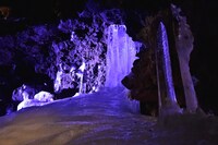 「氷穴EP」の録音が行われた山梨・鳴沢氷穴。