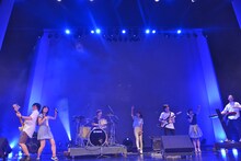 「Negicco NEXT DECADE 2014 ～奇跡を起こす！この街から」の様子。