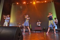 「Negicco NEXT DECADE 2014 ～奇跡を起こす！この街から」の様子。